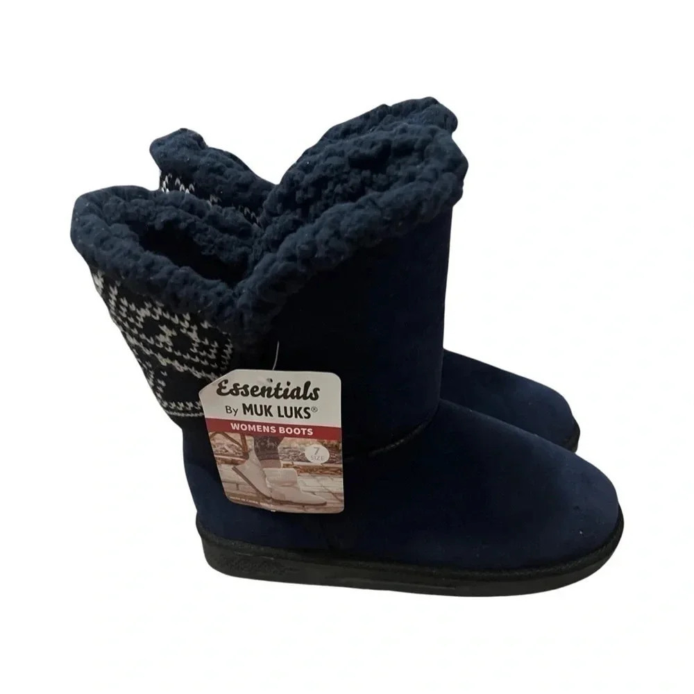 Essentials by Muk Luks Womens Navy Blue Fair Isle Knit Faux Fur Boots Size 7 NEW